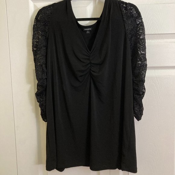 Torrid Blouse Shirt Lace Sleeves Plus Size Size 3 Ruched Black Comfy - Picture 1 of 5
